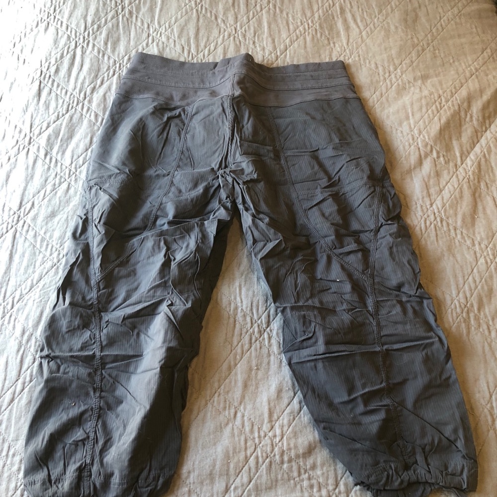 Lululemon capris🏃🏼♀️ - Picture 2 of 4